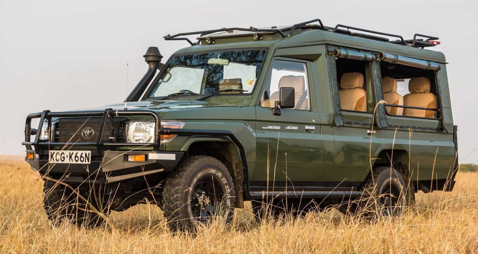 safari land cruiser in kenya